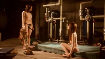 Порно фильм: Девушки в неволе: Психо камера пыток