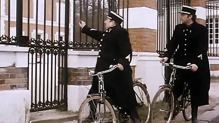 Английское воспитание | Éducation anglaise (1983) эротический фильм