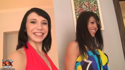 Русская пьяная групповая студенческая секс оргия №1