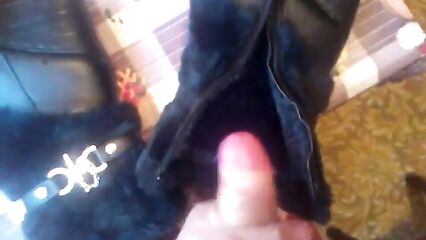 Кончил Алена в меховые сапоги.