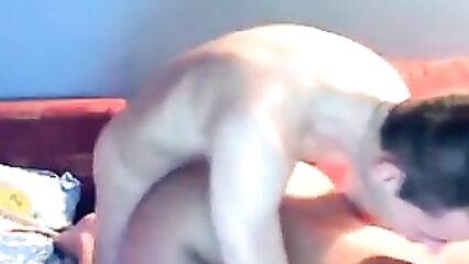 Домашнее любительское порно видео молодой парочки