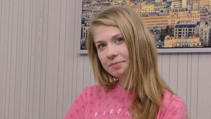 Дефлорация: Потеря девственности молодой Гвинет Петровой