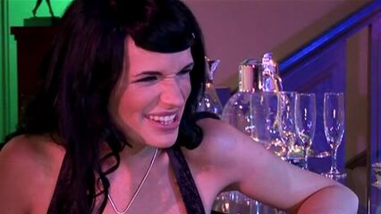 Эти две сестры | The Two Sisters — порно фильм с переводом