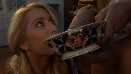 Дракула: Девушки Проголодались | Draculya: The Girls Are Hungry