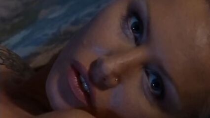 Она была моей матерью (Прикоснись ко мне) фильм с русским переводом