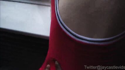 Межрасовое порно: Нигер глубоко загоняет большущий член в брюнетку