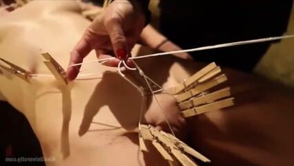 BDSM видео урок №4. Зипперы, пытки прищепками и стена боли