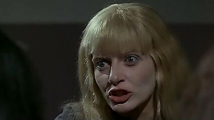 Черная Эммануэль: Бунт в женской тюрьме (1982) с русским переводом