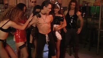 Молодежная вечеринка (немецкий порнофильм с русским переводом)