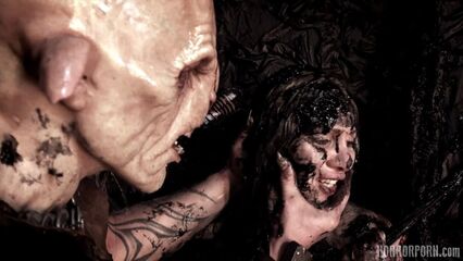 Адская дыра | Hell Hoes (2019) порно ужастик на ночь