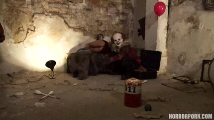 ОНО это клоун | IT is a clown (horrorporn, порно ужасы)