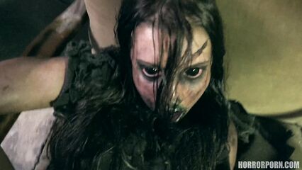 Порно ужасы: Зловещий проклятый мертвец в облике демона