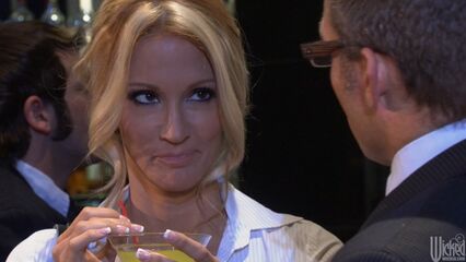 Шлюха | Hooked — порно фильм с русским переводом