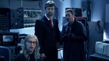 Секс-файлы 2: мрачная XXX-пародия с русским переводом