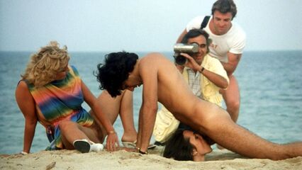 В жару Сен-Тропе (1981) порнофильм с русским переводом