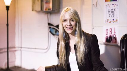 Teenage Lesbian (2019) порно кино с русскими субтитрами