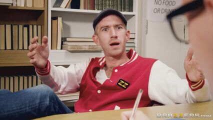 Сквирт на ботана (2017) порно с русским переводом