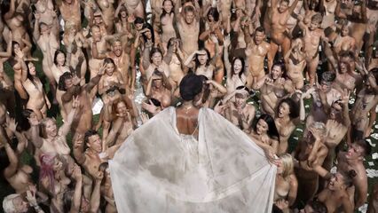 Извращенная семейка: Шокирующий вагинальный сквирт