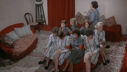 Лагерь СС №5: Женский ад (1977) эротический фильм [RUS]